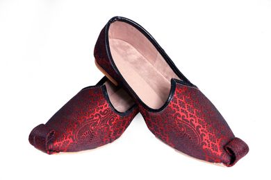 Maroon Color Royal Mojari Juti