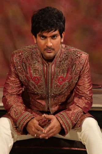 Rich Embroidery Work Maroon Sherwani BL2007