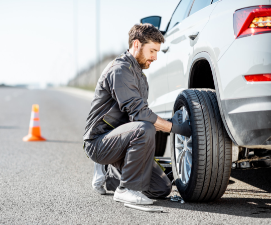 Emergency Roadside Assistance Coverage Provided By Auto EZ123 - Auto Insurance in Illinois