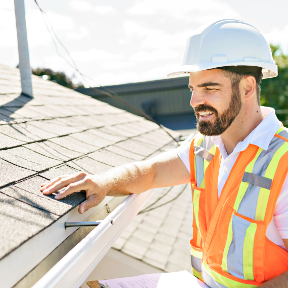 Starlight Roofing Ltd. has got you covered with our Full Roof Replacement Services in Toronto 