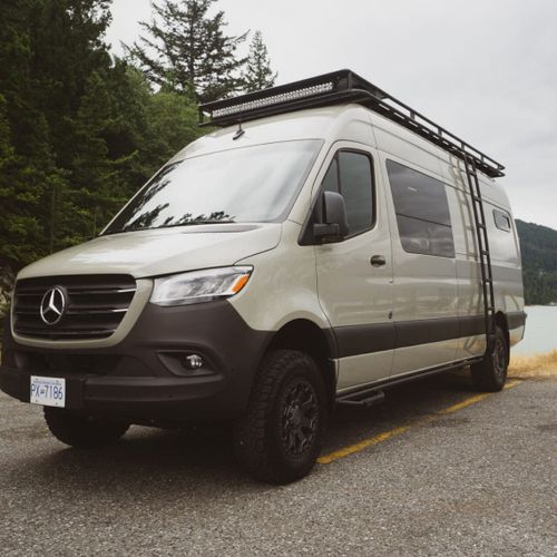 mercedes-sprinter Coliseum.jpg