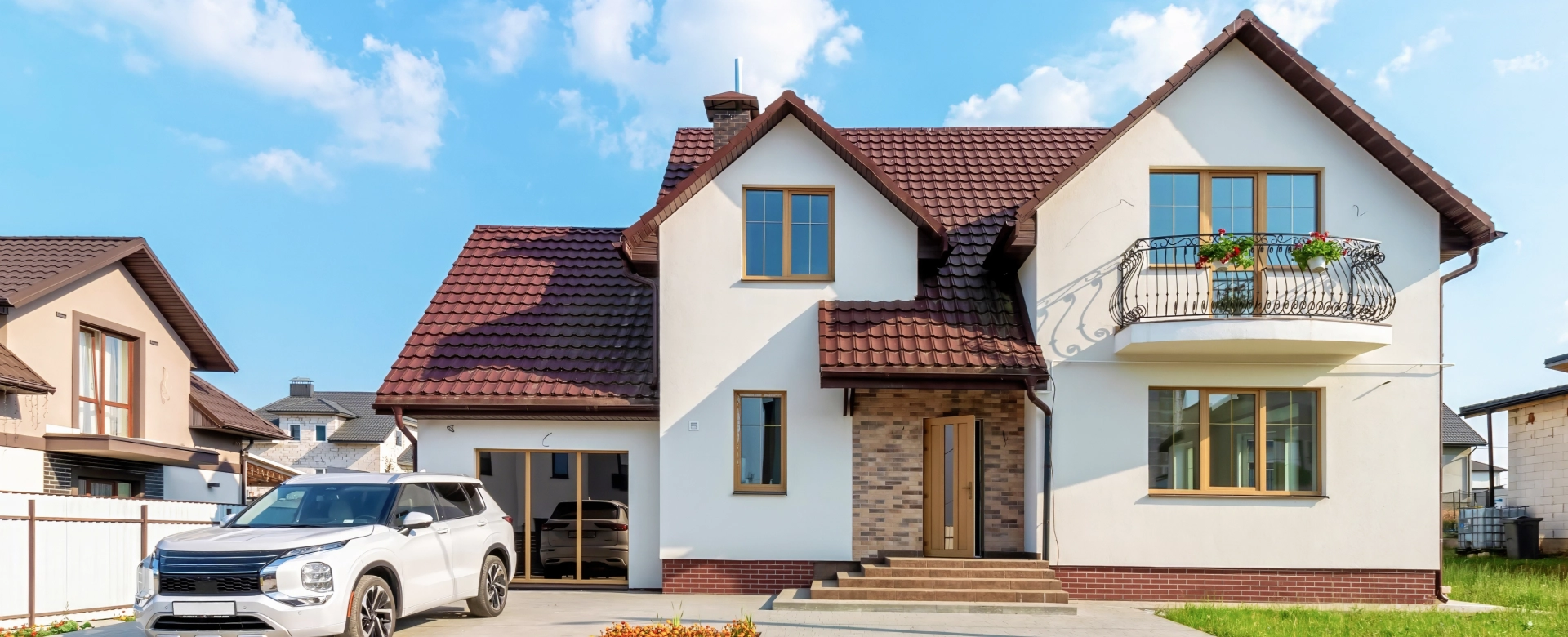 Expert realtor in Toronto assisting home buyers