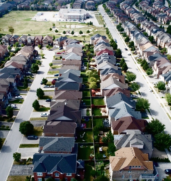 Real estate agent in Vaughan showing property listings