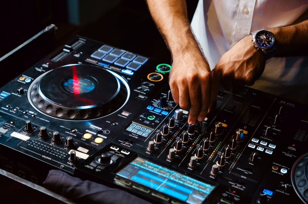 DJ Services Chicago