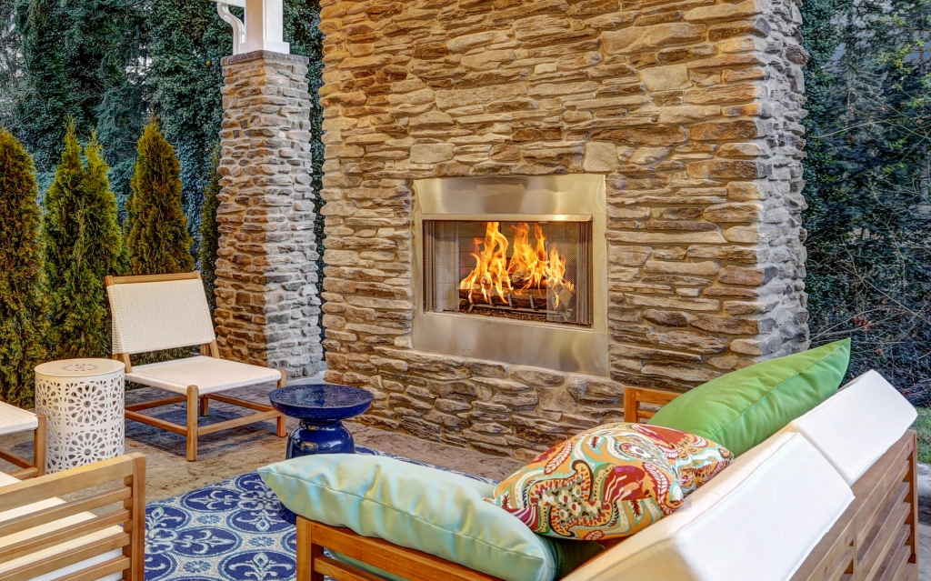 Outdoor Gas Fireplace Installation
