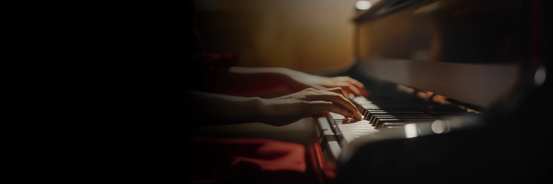 Live entertainment in New York City with jazz music and dining for unforgettable evening experiences.