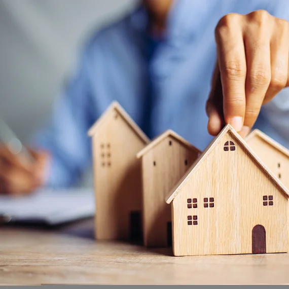 Featured Listings & Spotlight Advertising