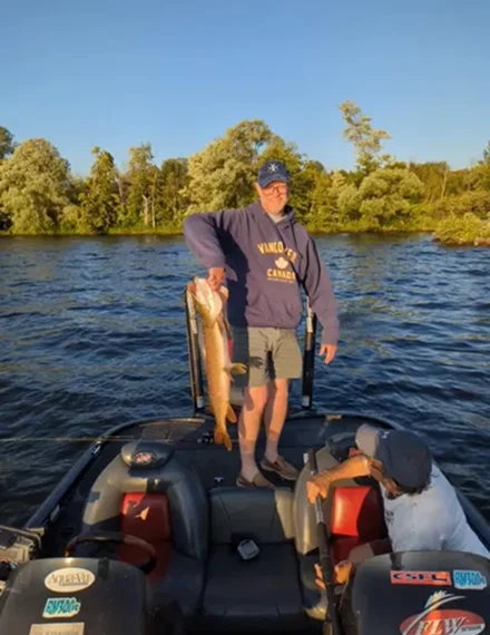 Lakeside Retreat Hotel