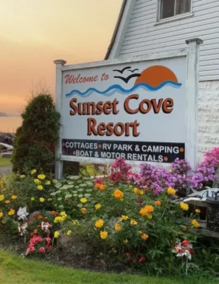 Lakeside Retreat Hotel