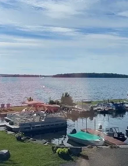 Lakeside Retreat Hotel