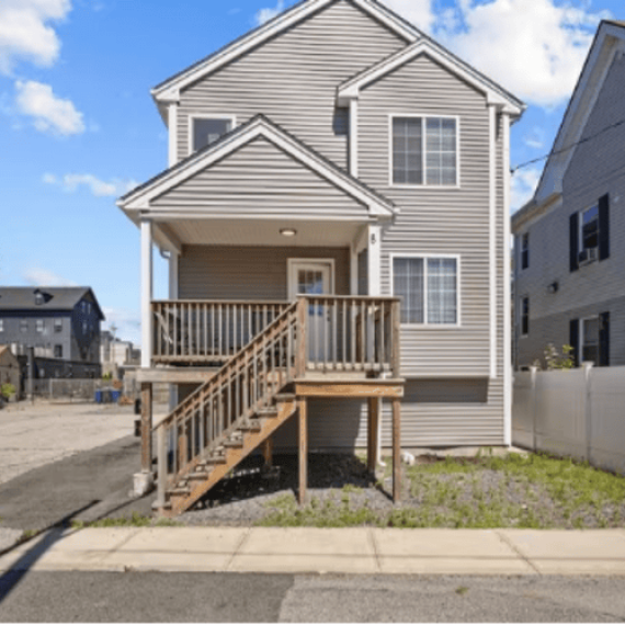 8 Tappan St, Providence, RI 02908