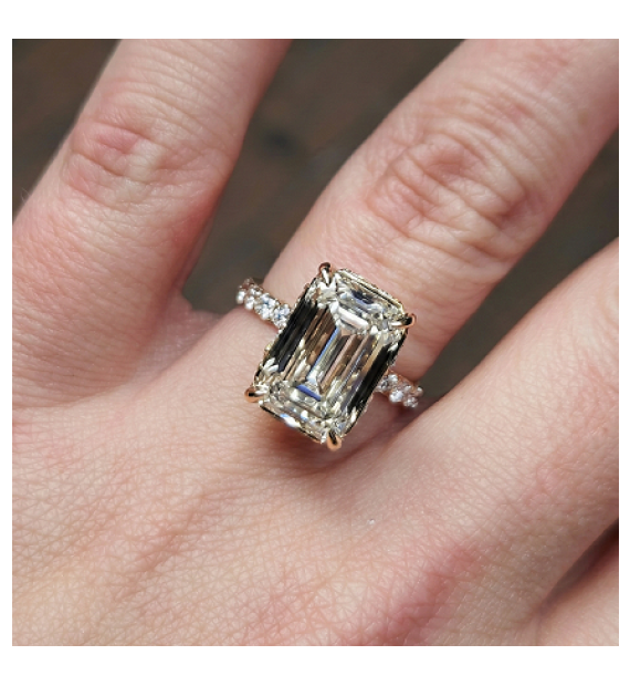 Jewelry appraisal services in Jacksonville, offering private appointments