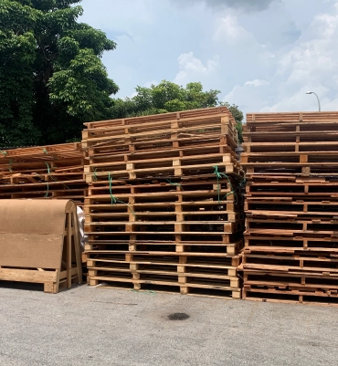 Logistics workflow supported by a pallet supplier solution