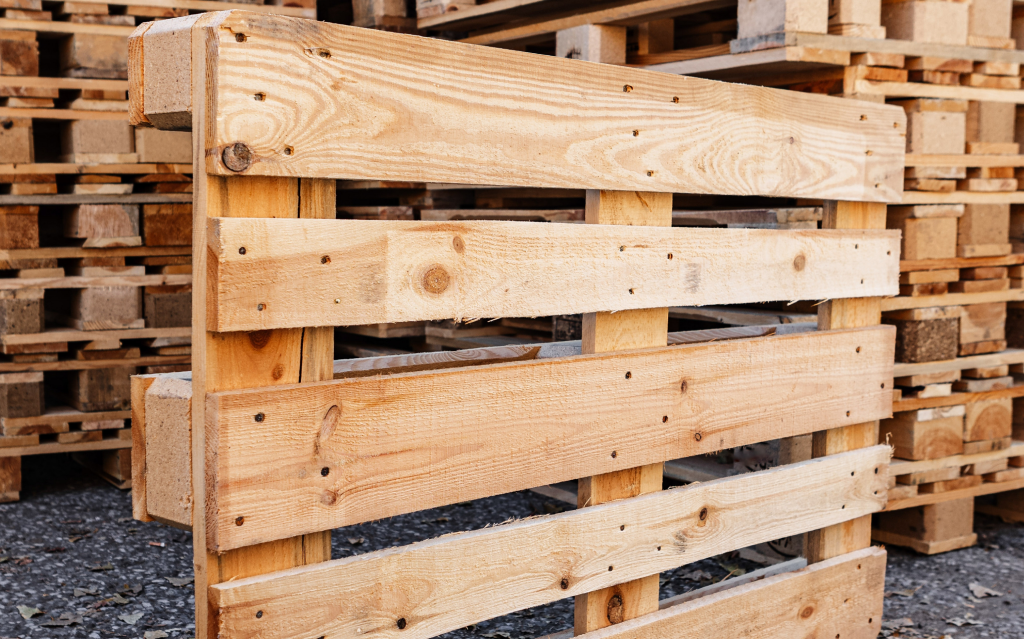 Team reviewing custom pallet design services in Sacramento

