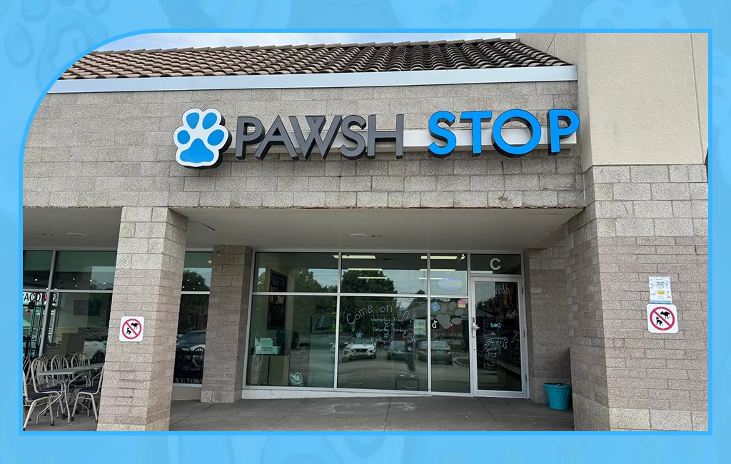 Friendly pet groomers in Lawrence welcoming dogs and owners


