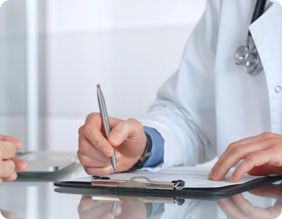 A courtroom binder supports medical expert witness services for court in the U.S.