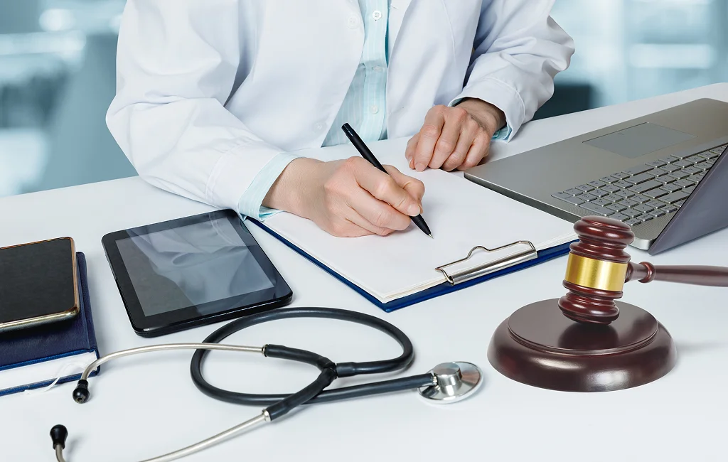   Hospital case analysis via medical expert consulting in Chicago

