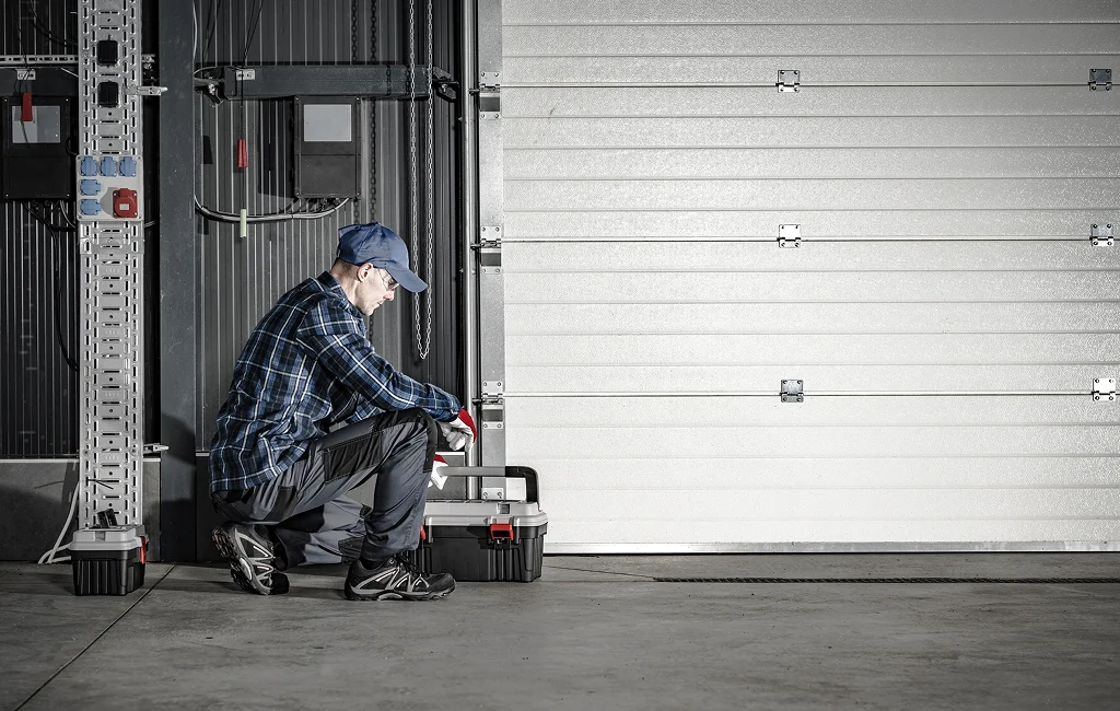 Emergency Garage Door Repair Services Aurora