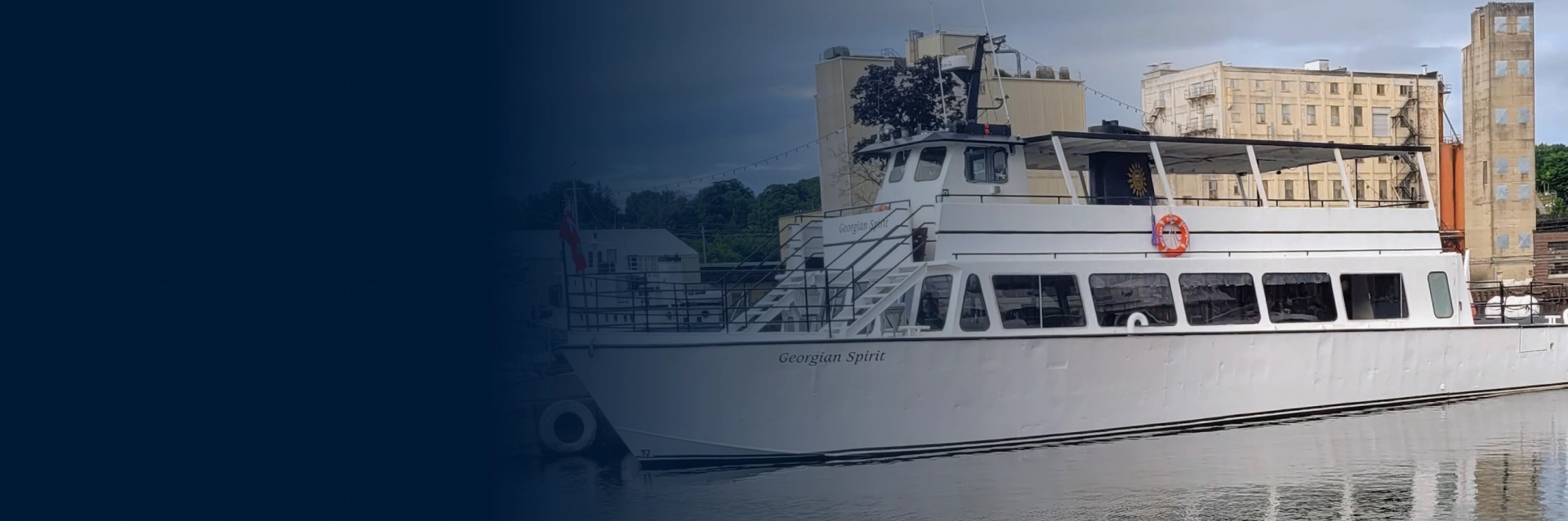 Guests enjoying boat cruises while admiring scenic island views on Georgian Bay.