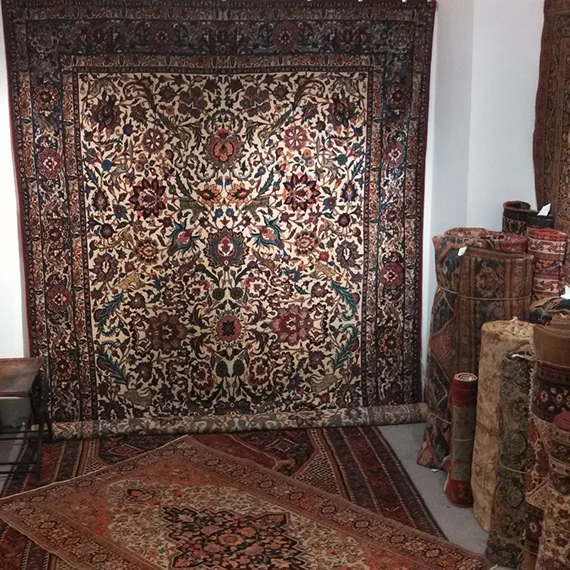 Wall-to-Wall Carpet Sales & Installation