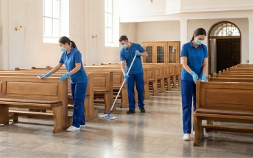 Cleaner organizing residential cleaning solutions in Atlanta for kitchens