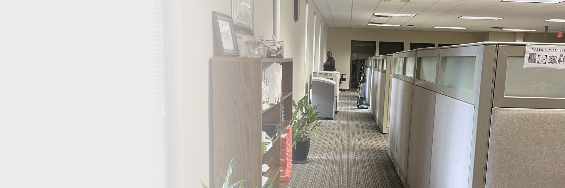 Crew delivering office cleaning services in Atlanta for meeting rooms