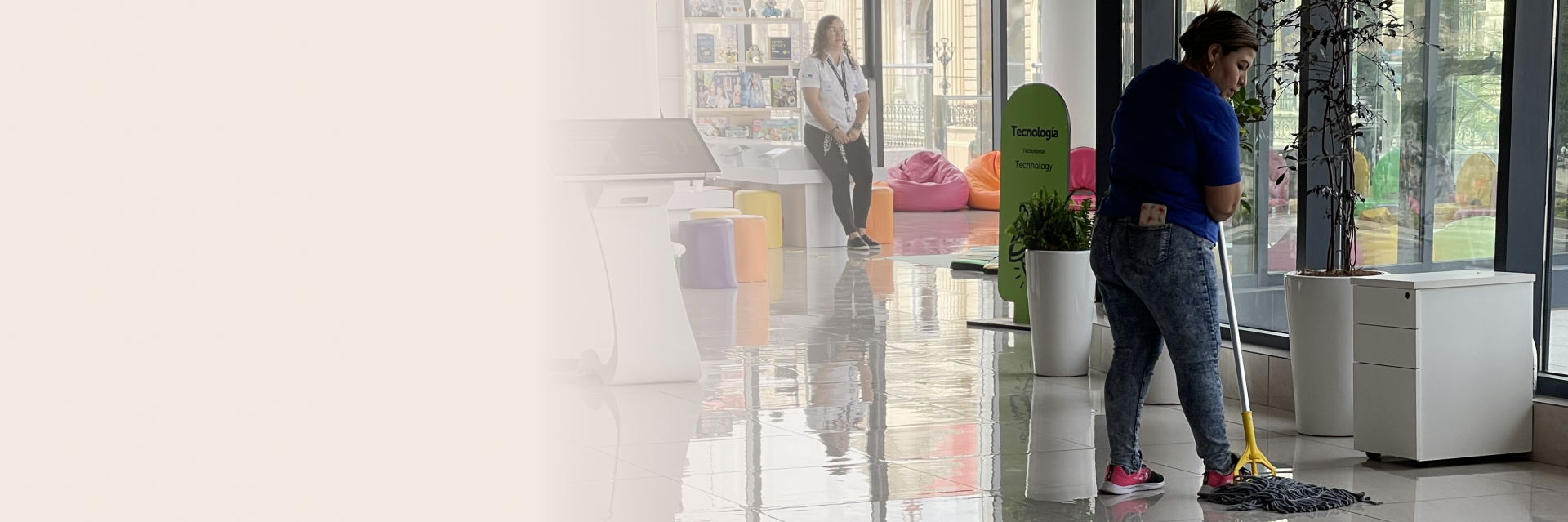 Team delivering janitorial services in Atlanta in commercial property