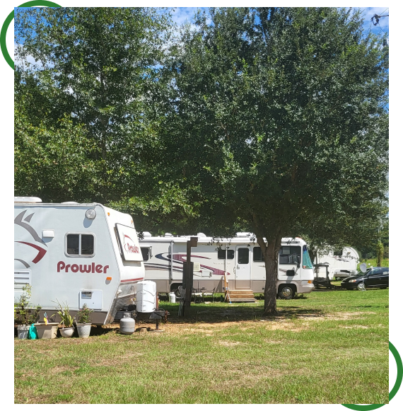 Wide parking spaces at an RV park in Dothan, Alabama