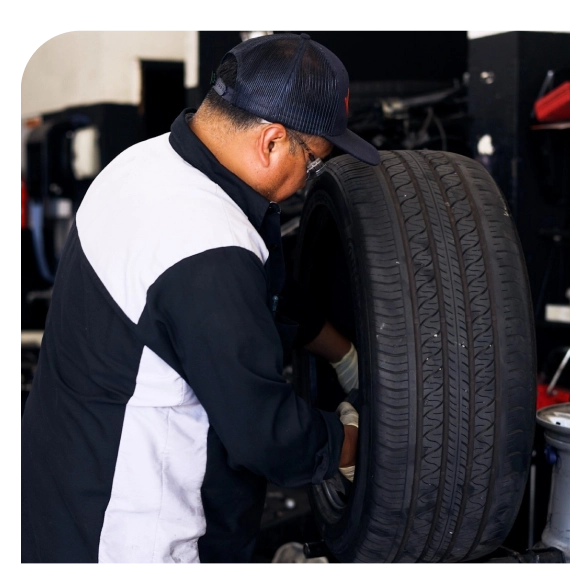 Customer assisted by mobile tire service in Los Angeles team