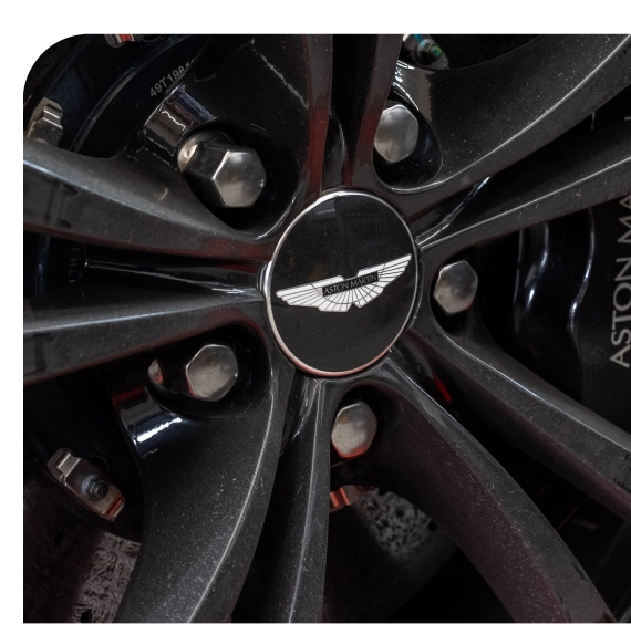 Mechanic providing mobile tire repair services in West Hollywood