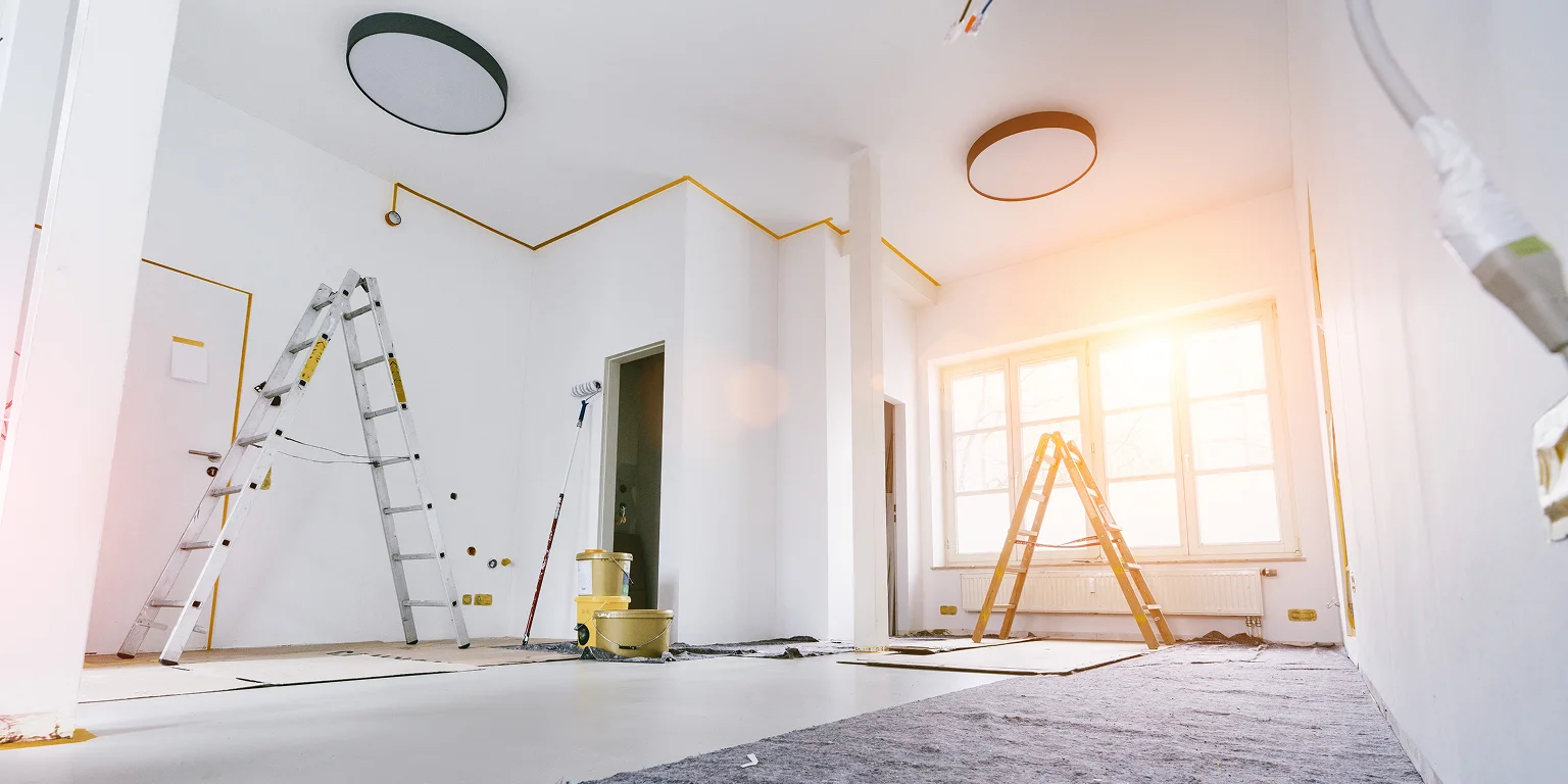 Homeowner meeting a general contractor in Los Angeles for a consultation.