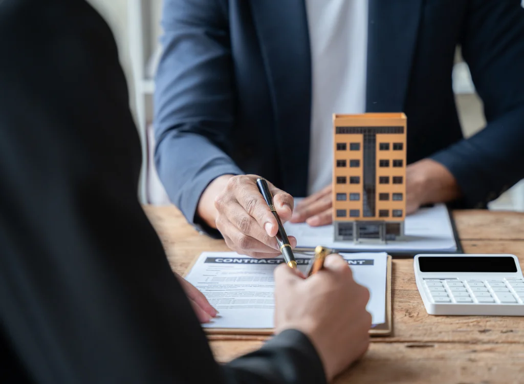 Financial consultation for prospective homeowners
