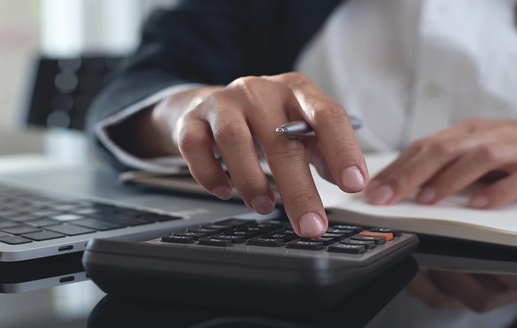 Financial advisor discussing customized bookkeeping strategies with a client