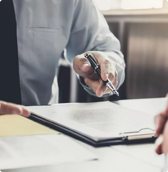 A client receives guidance on criminal defense law in Toronto.