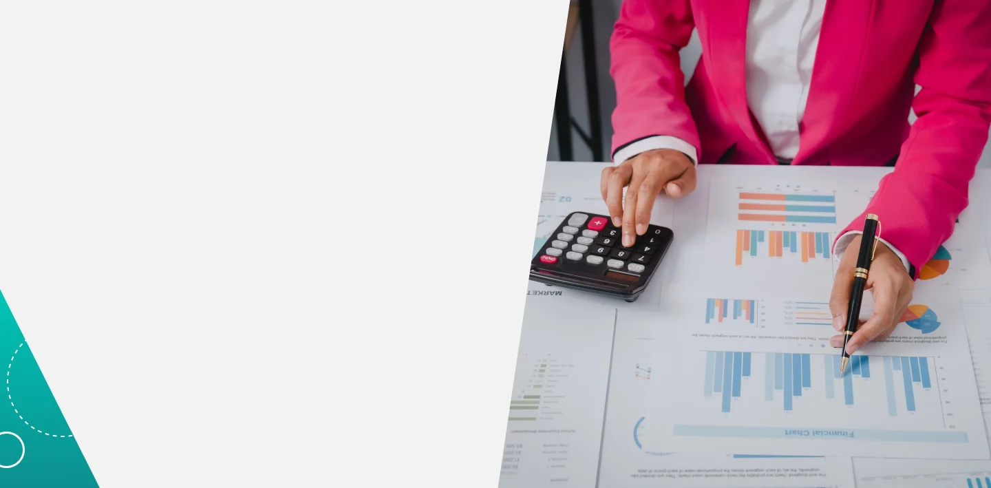 Financial professional providing financial consulting & management