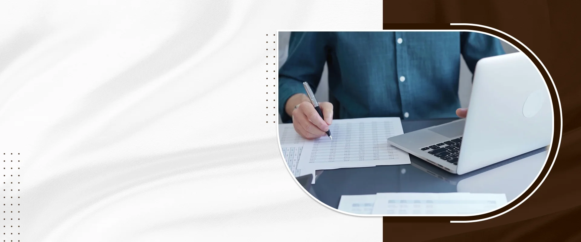 Professional providing bookkeeping services in Bowling Green