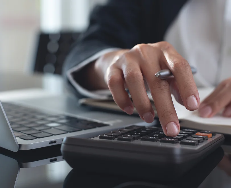 Accounting services in Chicago meeting with a business owner