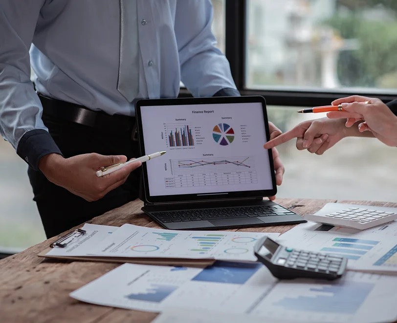 Accounting services in Washington meeting with a business owner
