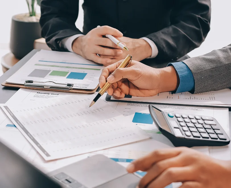 Accounting services in Minneapolis meeting with a business owner