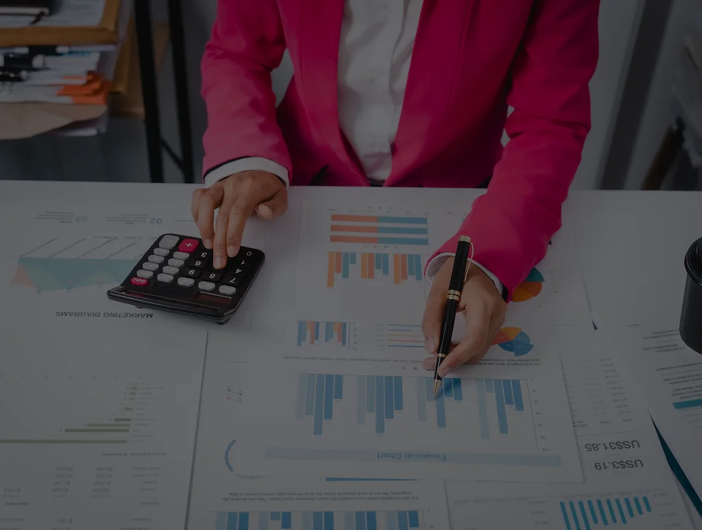 Bookkeeper reviewing vendor bills for accounts payable services
